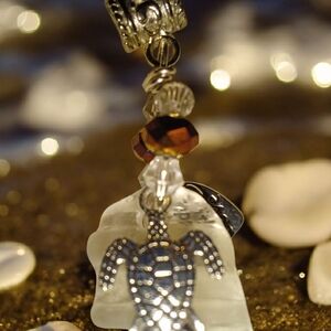 Beach Glass Sea Turtle Pendant w 16" Chain Necklace Clear & Iri. Crystals